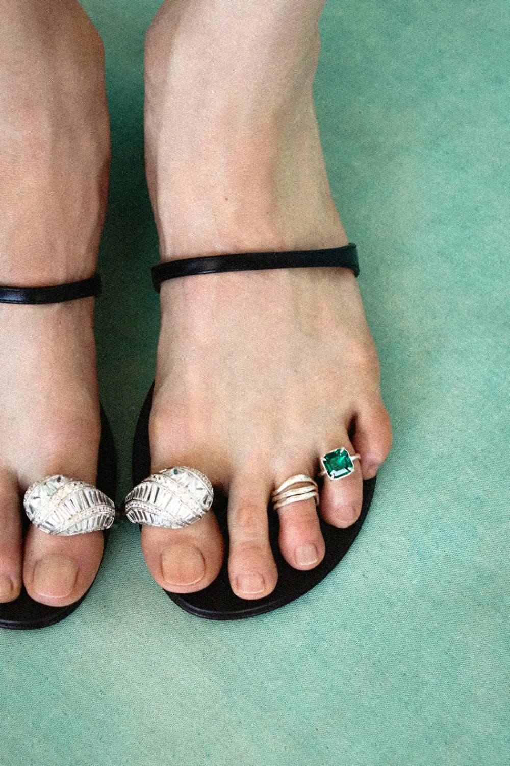 Chan Luu Caprice Crystal Toe Ring Emerald