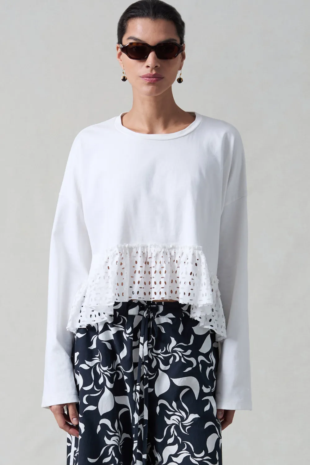 Chan Luu aer Cut High ow ong eeve Tee White