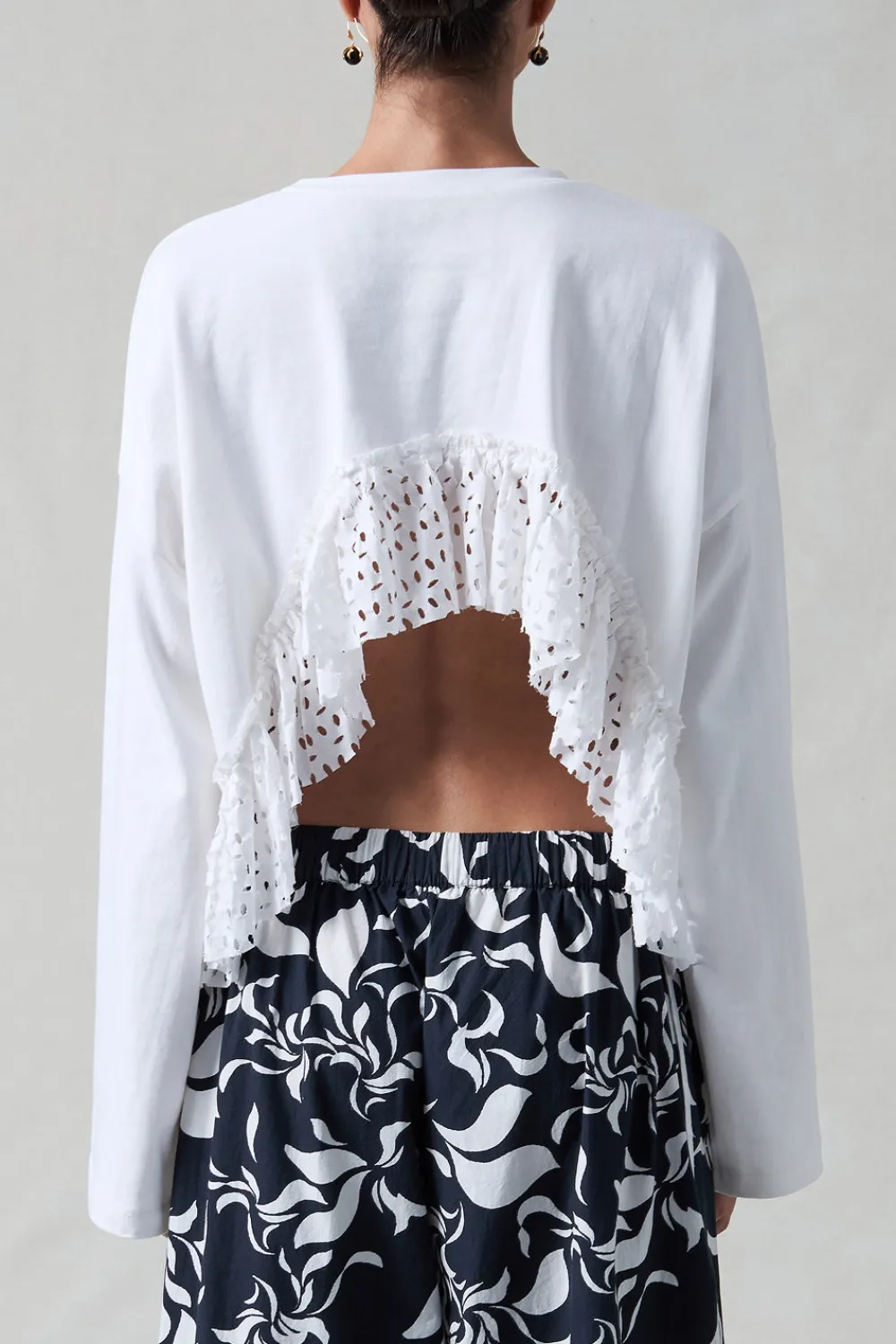 Chan Luu aer Cut High ow ong eeve Tee White