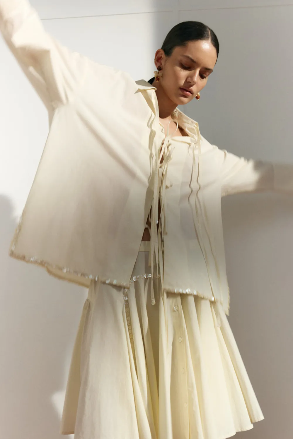 Chan Luu hoeace hirt Ivory